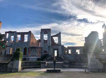 Large building ruins 