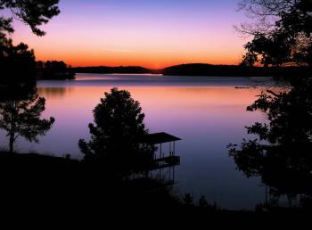 Lake Lanier photo by @wandermtn